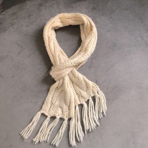 Cream Long Knit Scarf 🧣 Brand: The Limited